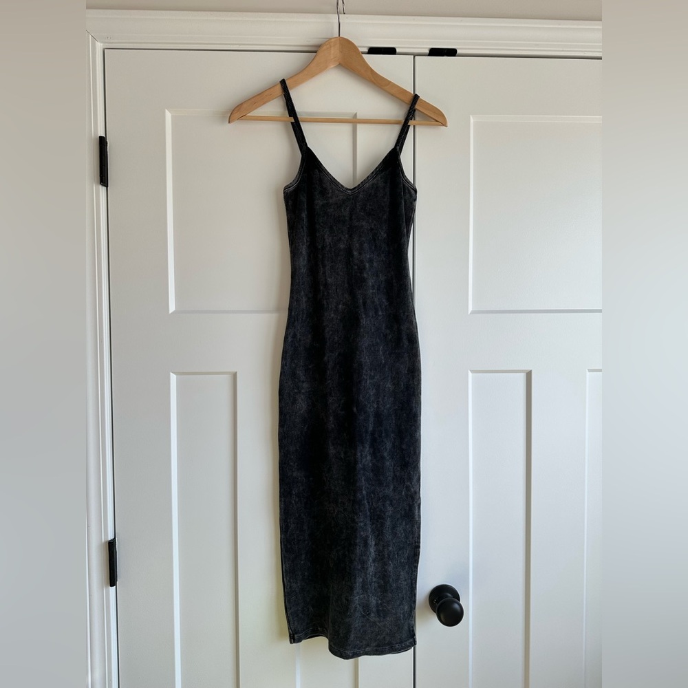 Lulus Black Midi Bodycon Dress
